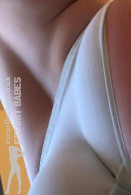 Sultry Elowen Escort Chester