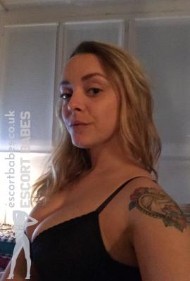 Lisaa  Escort Watford